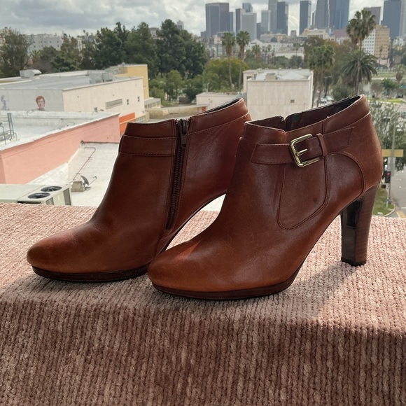 Lauren Ralph Lauren Shoes - Ankle Boots by Ralph Lauren Size 8 
Maleah Brown Leather, Gold Accent